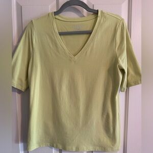 Chico's Soft Lime Green Top ~ Size Small ~ Very Soft! Perfect Condition! 🍋‍🟩